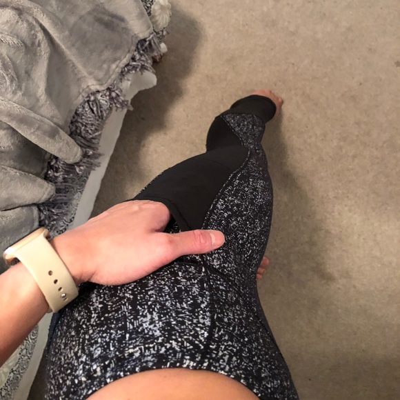 Lululemon 25” tights - Picture 4 of 7